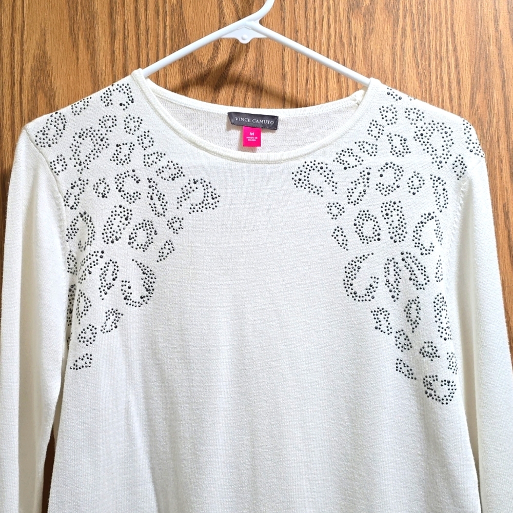 🤍🩶Vince Camuto Embellished Leopard Print Sweater - Picture 2 of 4